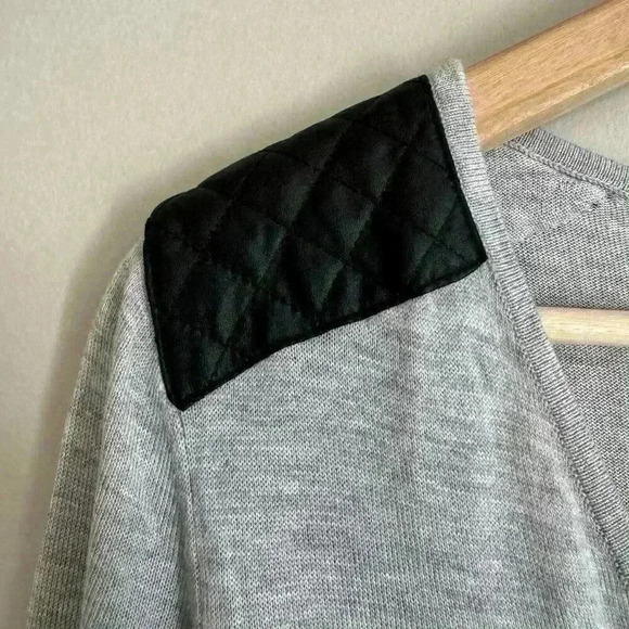 H&M WOMEN Gray/black KNIT V-NECK Small TOP SHIRT BLOUSE SWEATER NWT - Picture 3 of 8